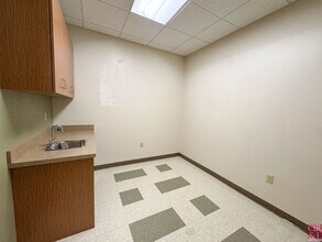 375 Willard Ave, Newington, CT for lease Interior Photo- Image 2 of 11