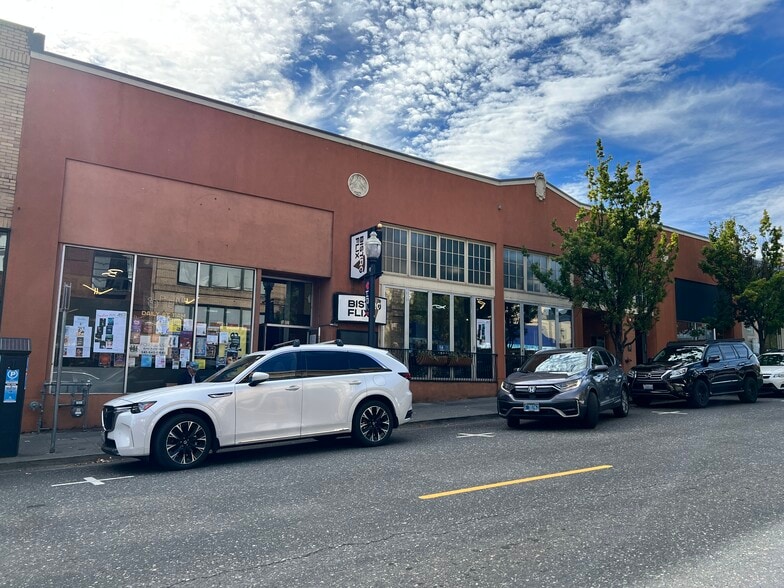 107 Oak St, Hood River, OR for lease - Building Photo - Image 2 of 11