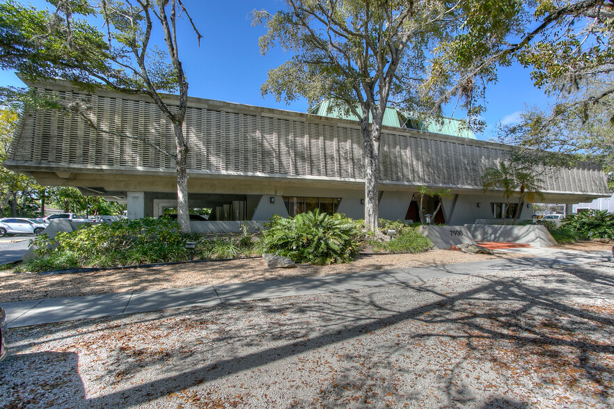 7910 SW 57th Ave, South Miami, FL for lease - Building Photo - Image 1 of 17