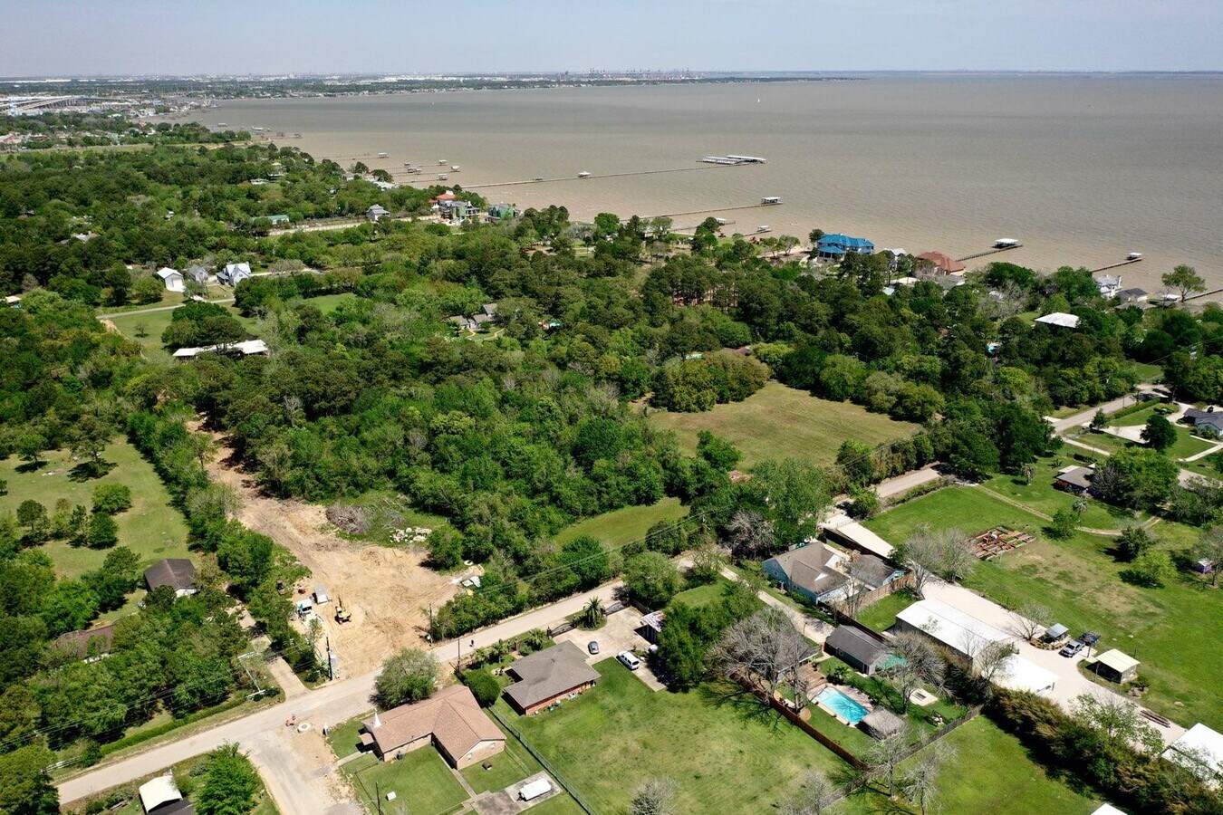 230 Middleton St, Bacliff, TX 77518