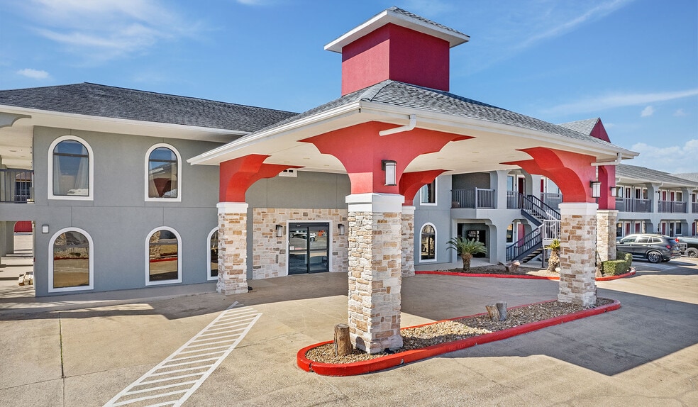 201 W Hill Park Cir, Huntsville, TX for sale - Building Photo - Image 3 of 23