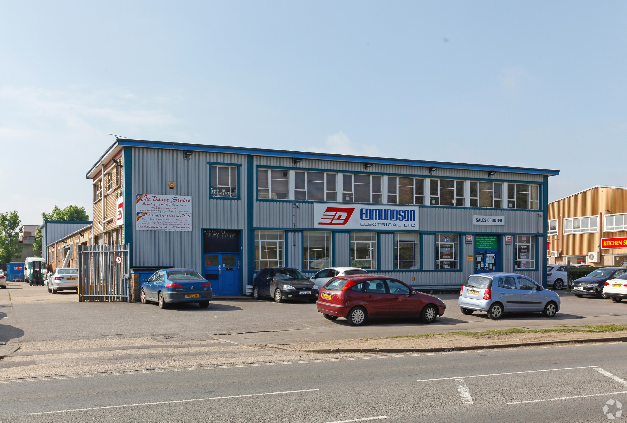 24-24A Richfield Ave, Reading for sale Primary Photo- Image 1 of 1