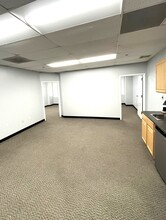 6 Pidgeon Hill Dr, Sterling, VA for lease Interior Photo- Image 2 of 4