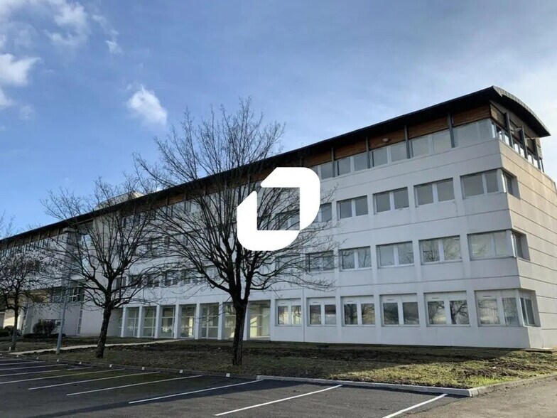 Office in Varces-Allières-et-Risset for lease - Building Photo - Image 3 of 19