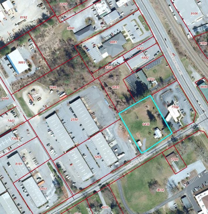 28 Buck Shoals Rd, Arden, NC 28704