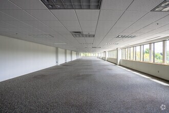 293 Boston Post Rd W, Marlborough, MA for lease Interior Photo- Image 2 of 3