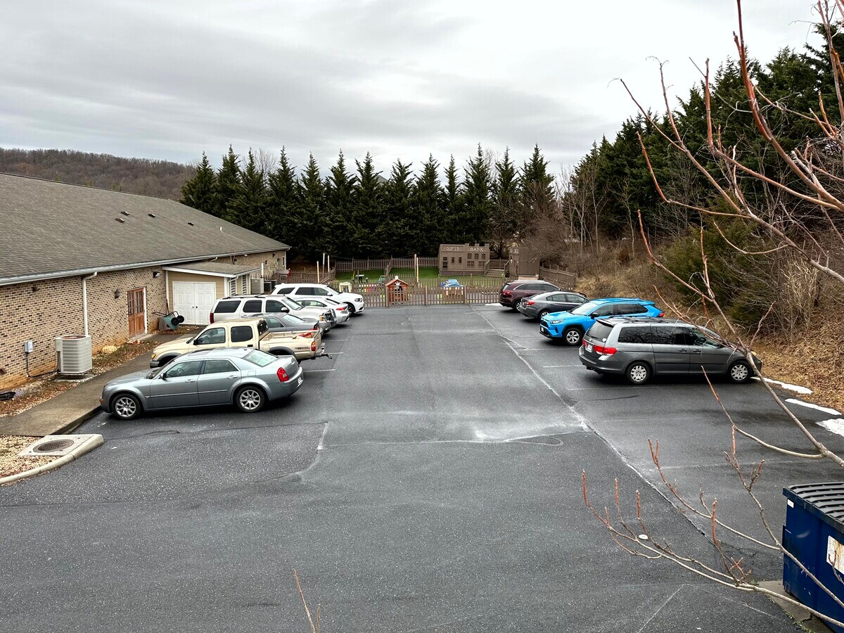 165169 Springs Rd, Harrisonburg, VA 22801 Office/Retail