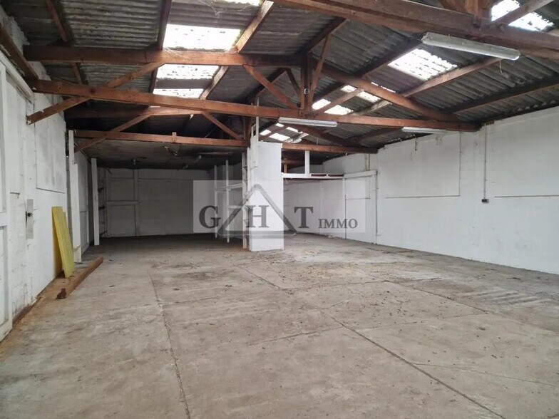 Industrial in Domont for sale - Interior Photo - Image 2 of 3