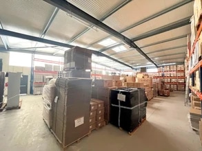 Rue Du Clos Reine, Aubergenville for lease Interior Photo- Image 1 of 5