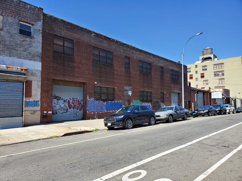 880-890 Dean St, Brooklyn, NY for lease - Building Photo - Image 1 of 5