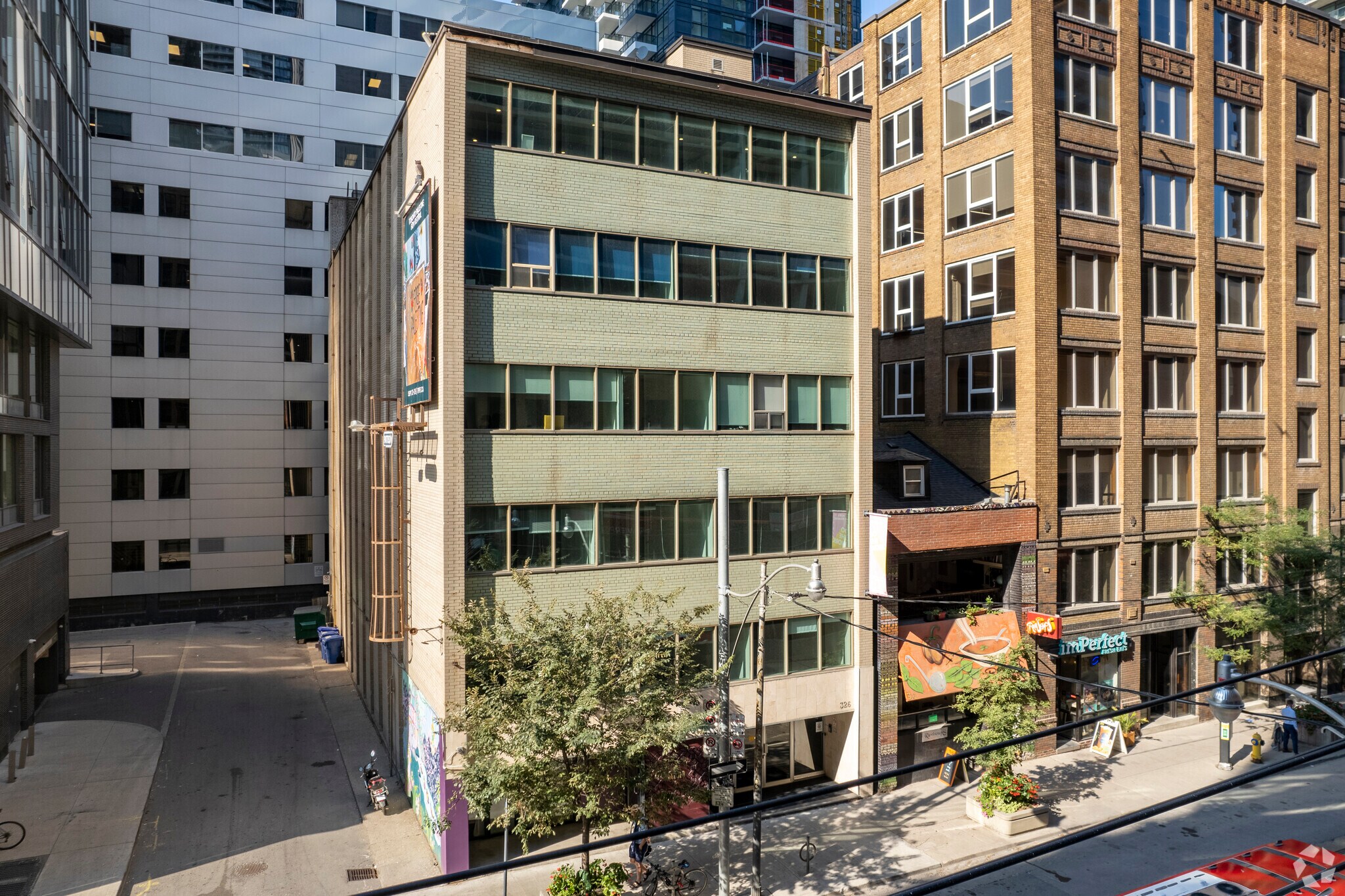 326 Adelaide St W, Toronto, ON for sale Primary Photo- Image 1 of 1