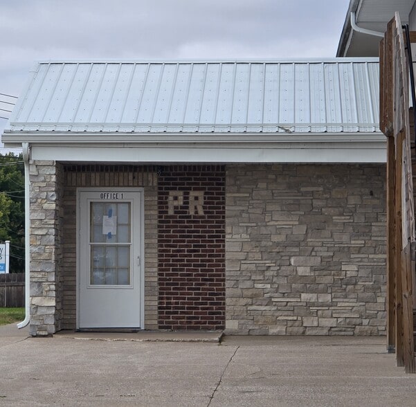 2654 W Central Park Ave, Davenport, IA for sale - Building Photo - Image 1 of 1