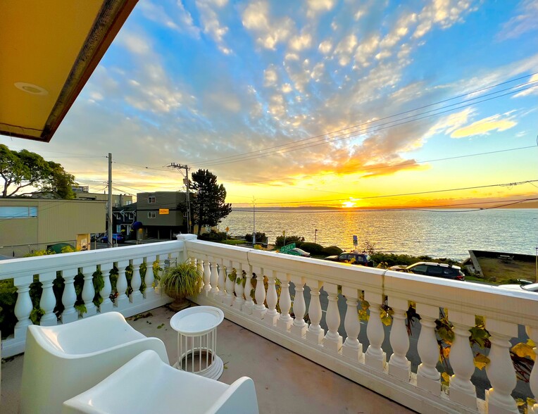 4030 Beach Dr SW, Seattle, WA for sale - Building Photo - Image 2 of 18