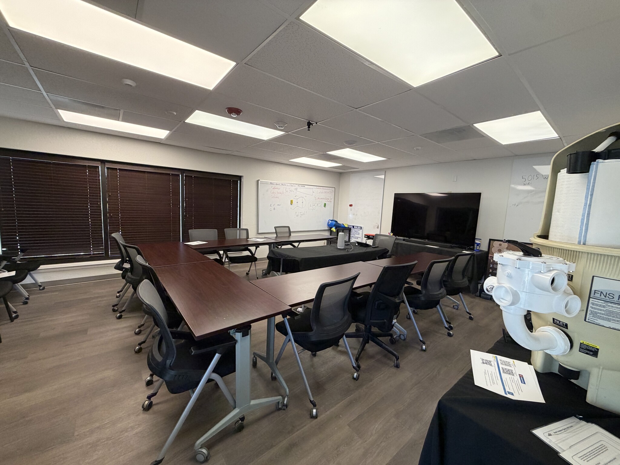 5015 W Waters Ave, Tampa, FL for lease Interior Photo- Image 1 of 9