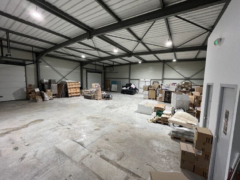 Industrial in Gallargues-le-Montueux for lease - Building Photo - Image 2 of 4