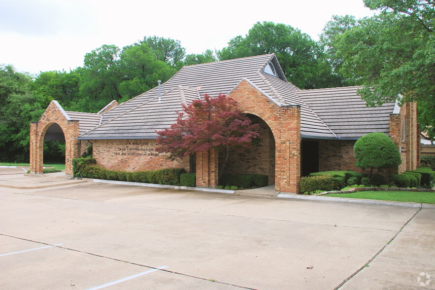 519 W Wheatland Rd, Duncanville, TX for sale - Building Photo - Image 1 of 10