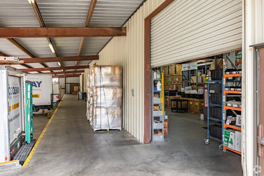 1595 Commercial Ct, Jonesboro, GA for sale - Interior Photo - Image 3 of 19