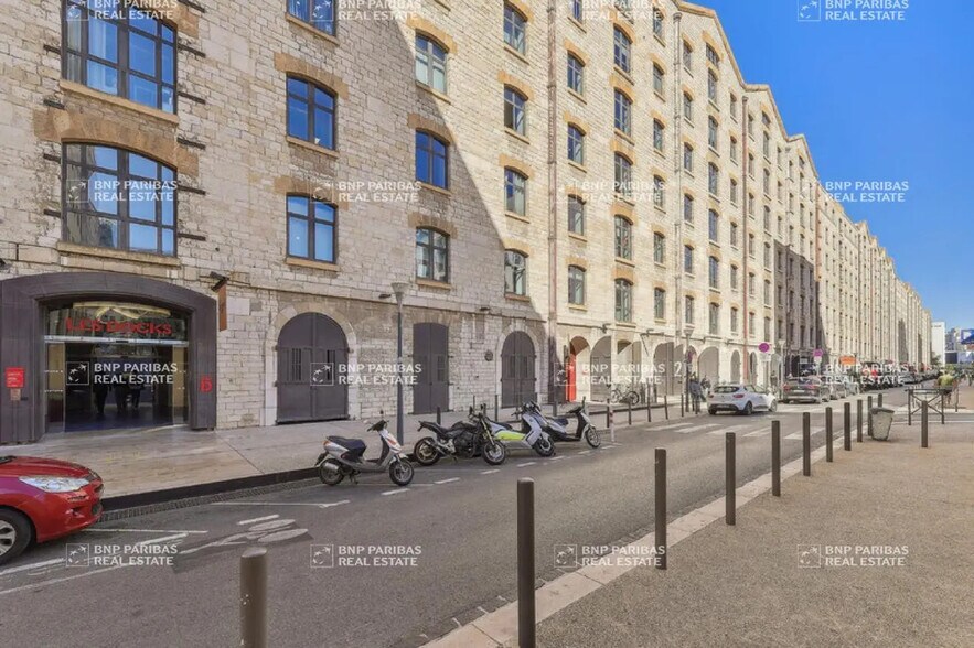 Office in Marseille for lease - Building Photo - Image 1 of 19