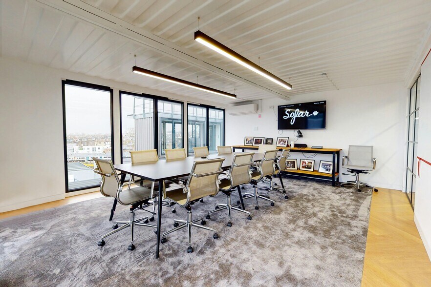 212 Regents Park Rd, London for lease - Interior Photo - Image 3 of 38