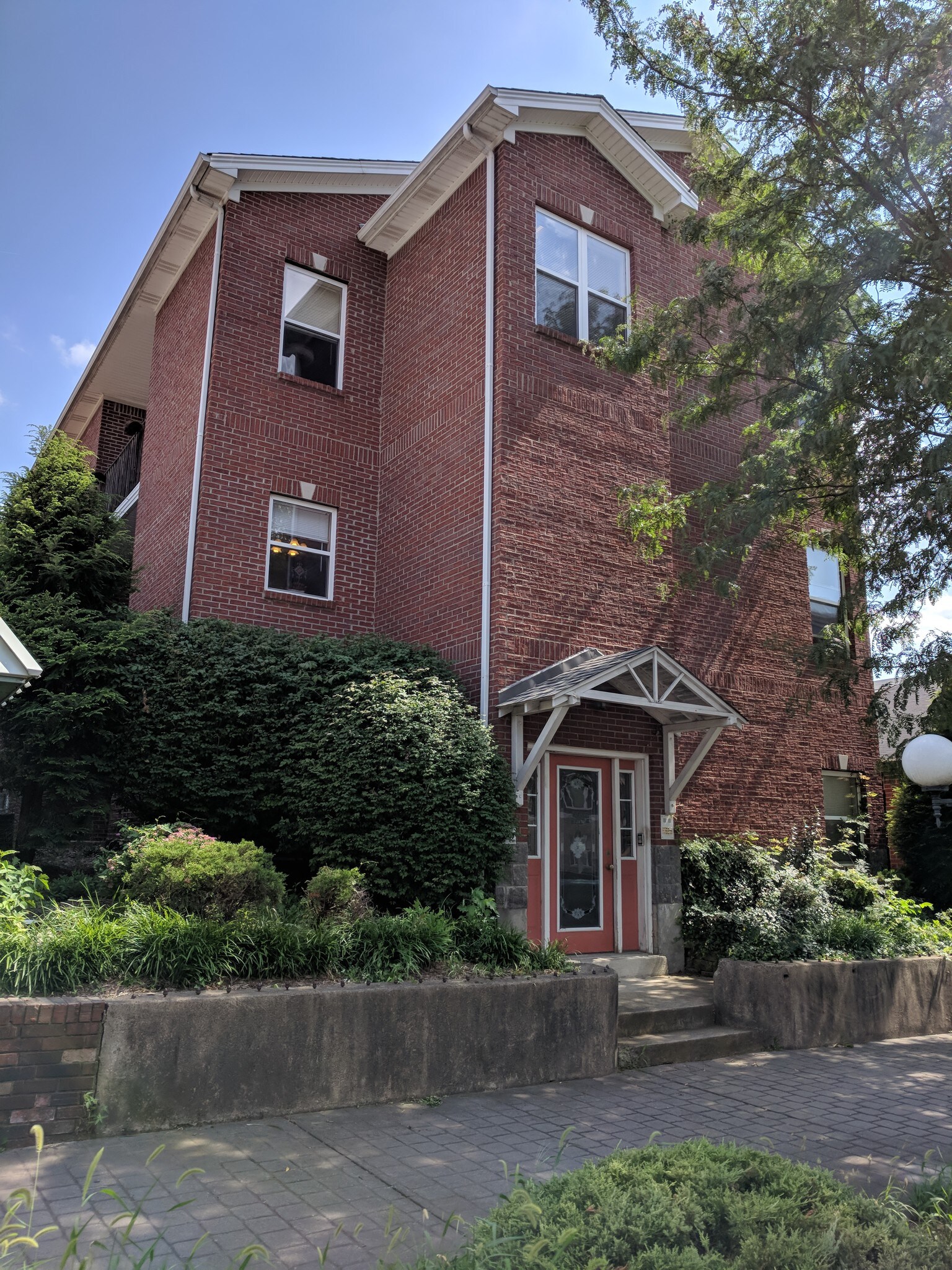 608 E Spring St, New Albany, IN for sale Primary Photo- Image 1 of 1