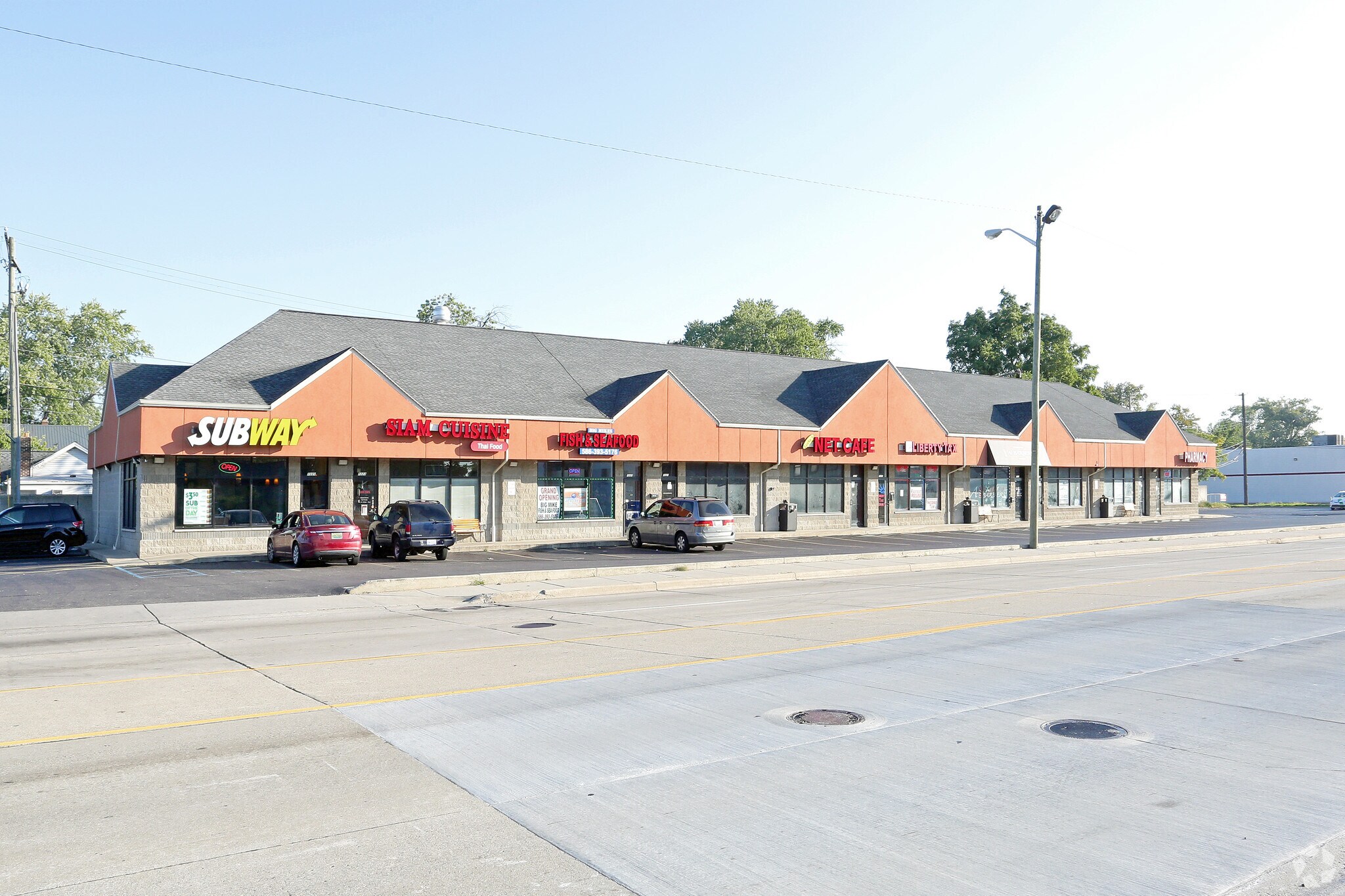 7221-7255 E 9 Mile Rd, Warren, MI for sale Building Photo- Image 1 of 1