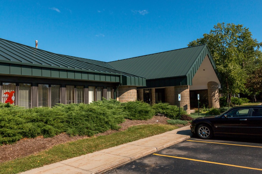 2140 University Park Dr, Okemos, MI for lease - Building Photo - Image 1 of 2