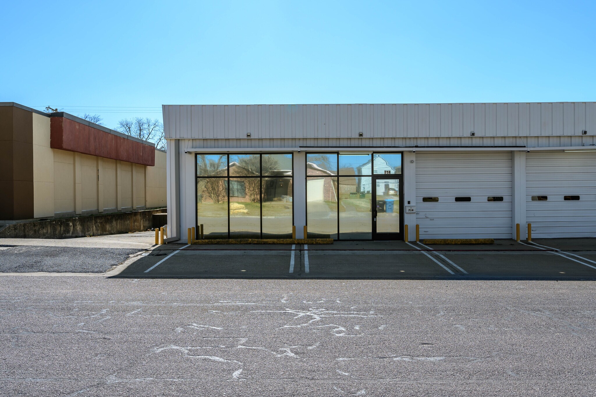 714 W Chestnut St, Denison, TX for lease Primary Photo- Image 1 of 23