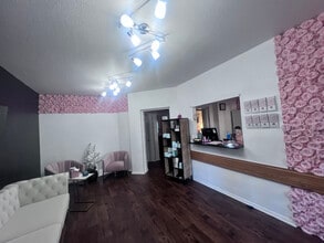 2111 Dickson Dr, Austin, TX for lease Interior Photo- Image 2 of 4