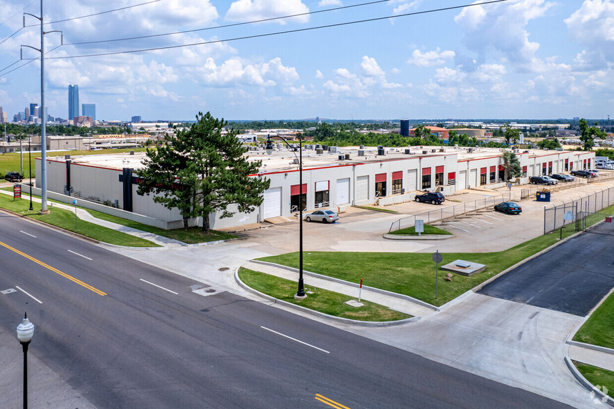 2236 NW 10th St, Oklahoma City, OK for lease - Building Photo - Image 1 of 5