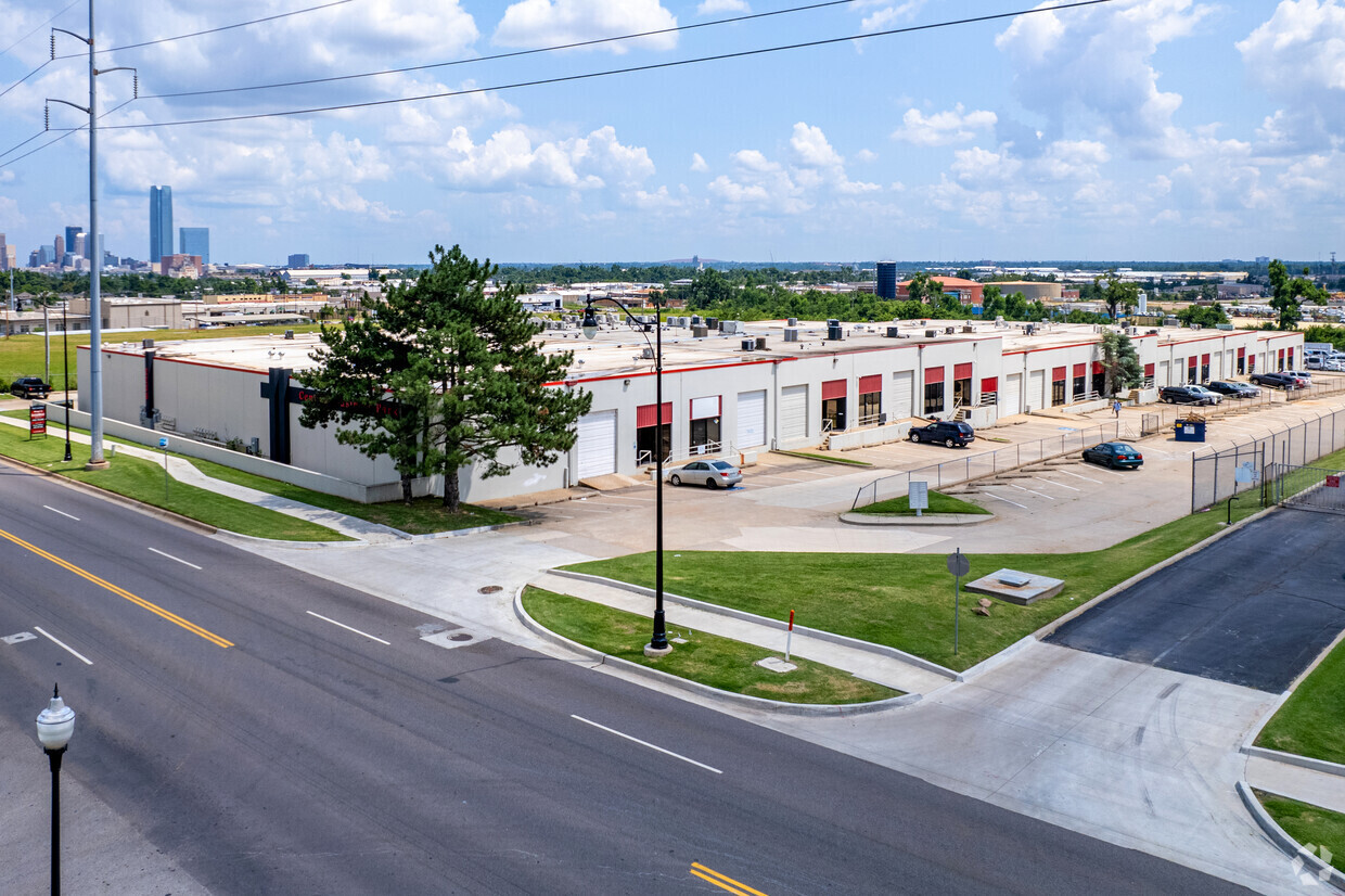 2236 NW 10th St, Oklahoma City, OK for lease Building Photo- Image 1 of 6