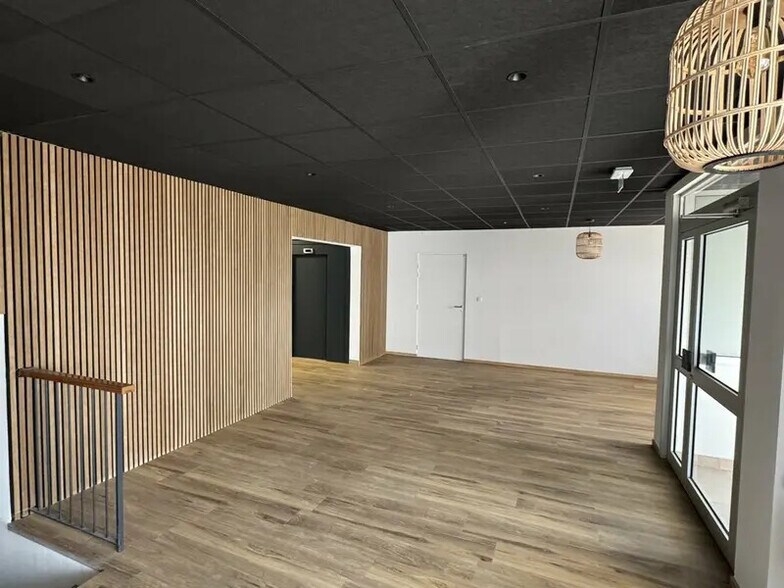 Office in Metz for lease - Interior Photo - Image 2 of 3