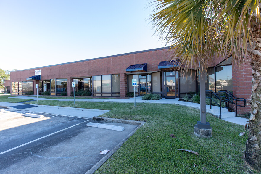 3130 Rogerdale Rd, Houston, TX for lease - Building Photo - Image 1 of 5