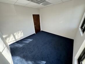 4900 S University Dr, Davie, FL for lease Interior Photo- Image 2 of 4