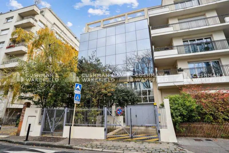 18 Rue Kleber, Courbevoie for lease - Building Photo - Image 1 of 14