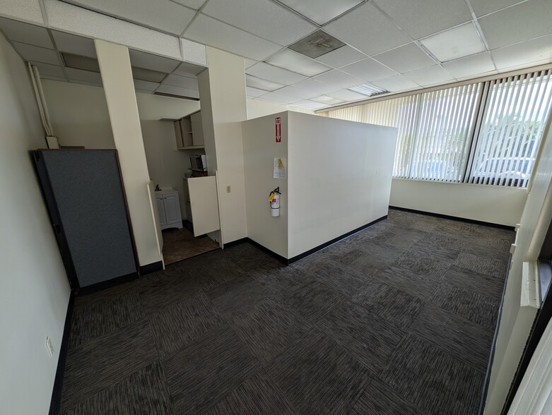 45-270 William Henry Rd, Kāneohe, HI for lease - Interior Photo - Image 3 of 11