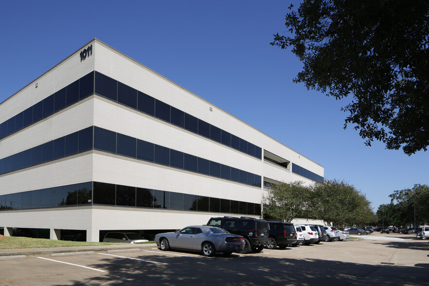 1011 Highway 6 S, Houston, TX for lease - Building Photo - Image 1 of 6