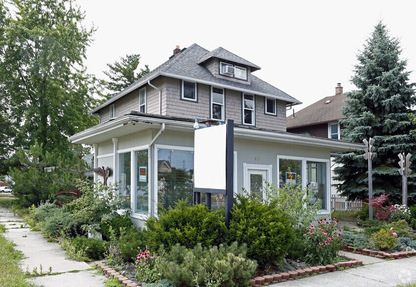 401 Superior St, Rossford, OH 43460