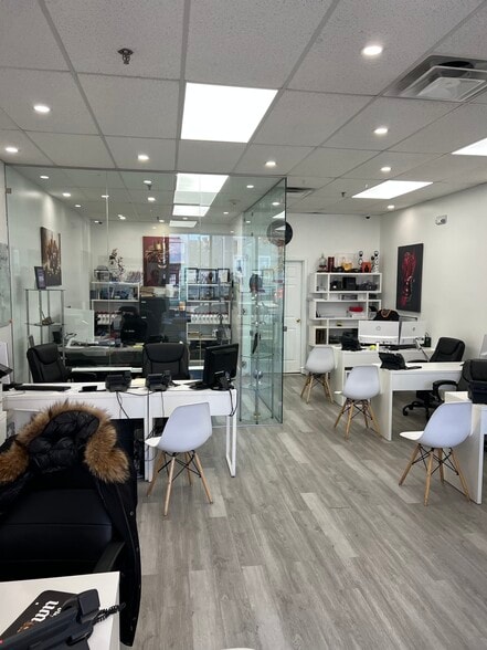 396 Rockaway Ave, Valley Stream, NY for lease - Building Photo - Image 2 of 8