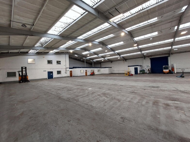 Summit Crescent, Smethwick for lease - Interior Photo - Image 3 of 5