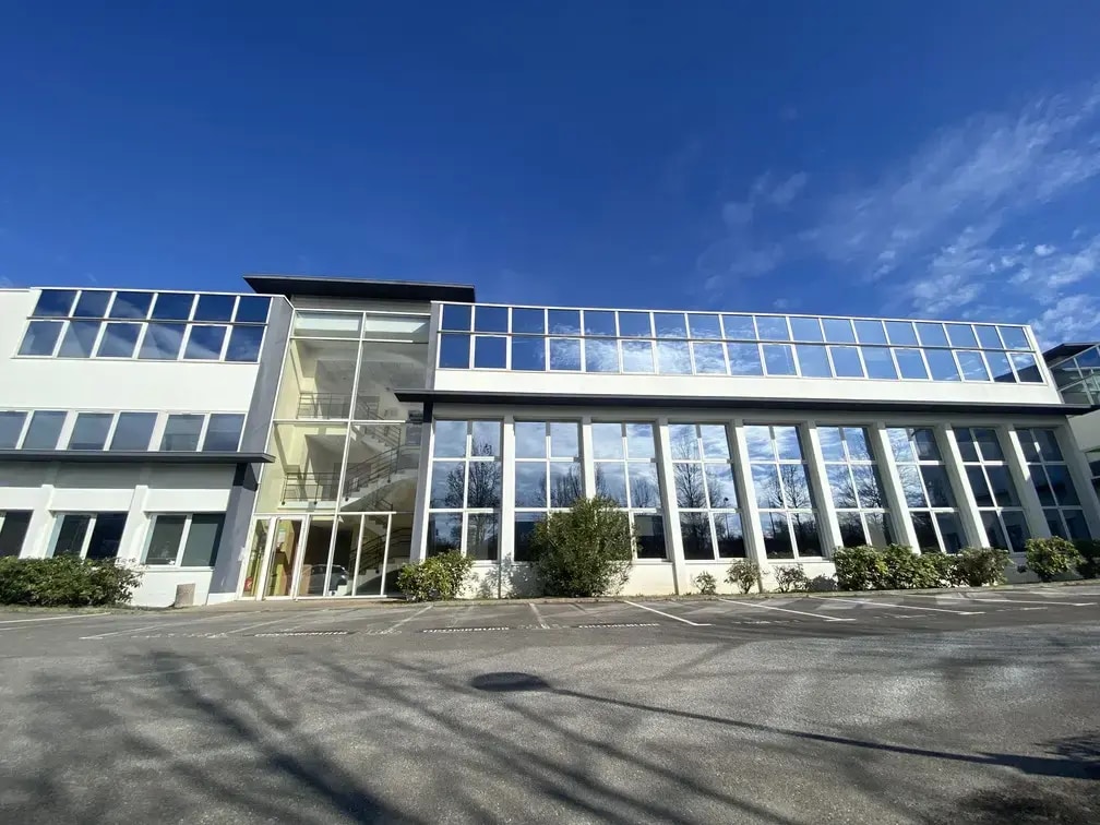 5 Rue Alessandro Volta, Carquefou for lease Building Photo- Image 1 of 4