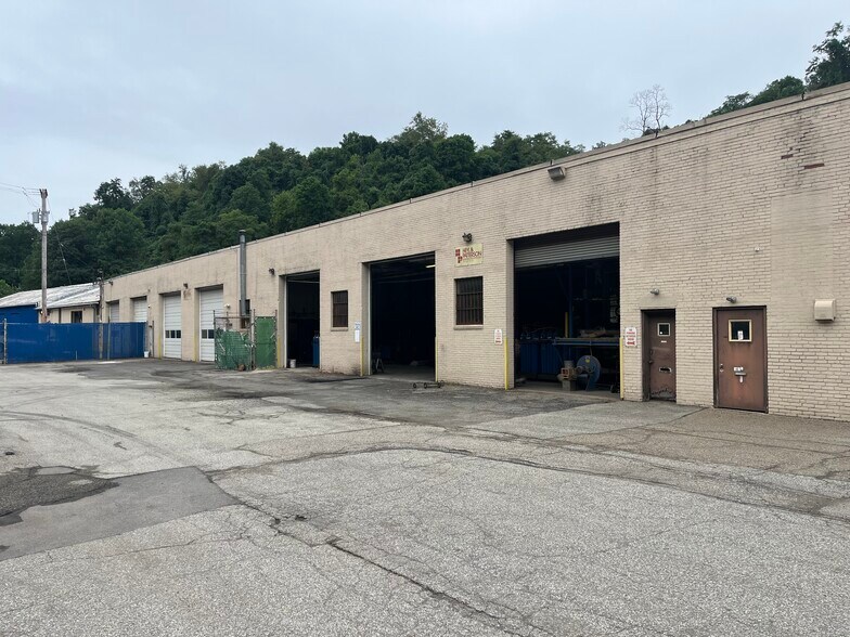 600 Greentree Rd, Pittsburgh, PA for lease - Building Photo - Image 3 of 3