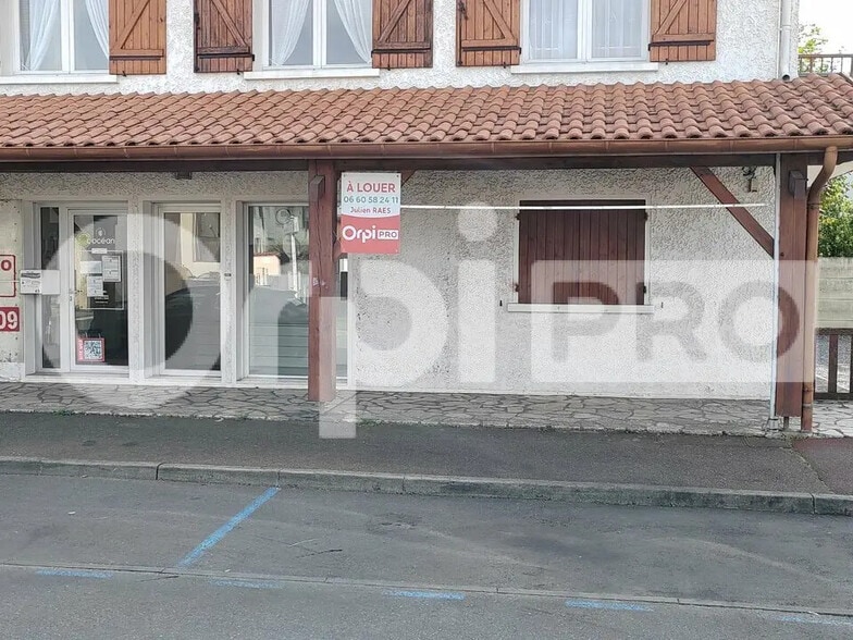 Retail in Biscarrosse for lease - Building Photo - Image 1 of 8