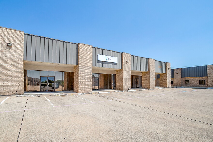 401 S Jim Wright Fwy, Fort Worth, TX for lease - Building Photo - Image 3 of 25