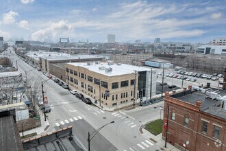 1443 W Wabansia Ave, Chicago, IL - AERIAL map view