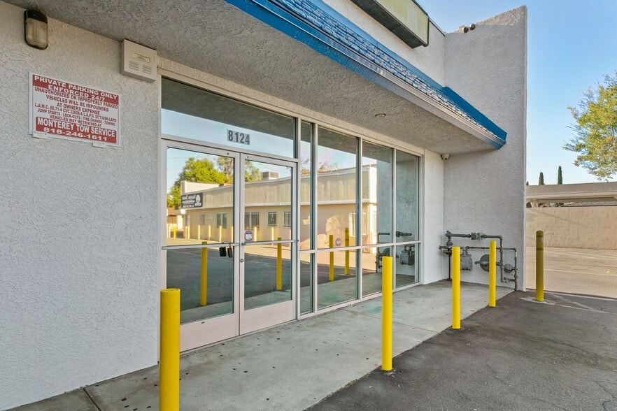 8124-8144 Sunland Blvd, Sun Valley, CA for lease - Building Photo - Image 2 of 11