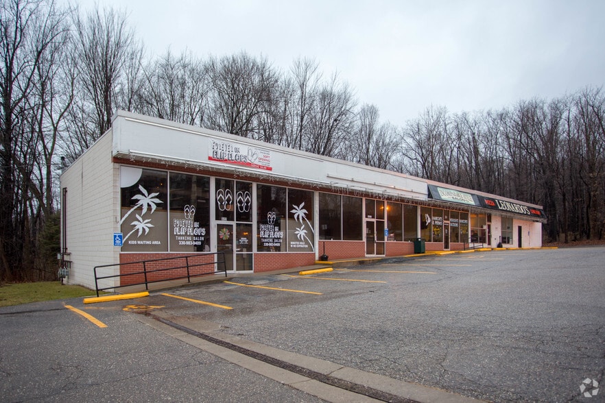 326-332 Darrow Rd, Akron, OH for lease - Primary Photo - Image 1 of 4