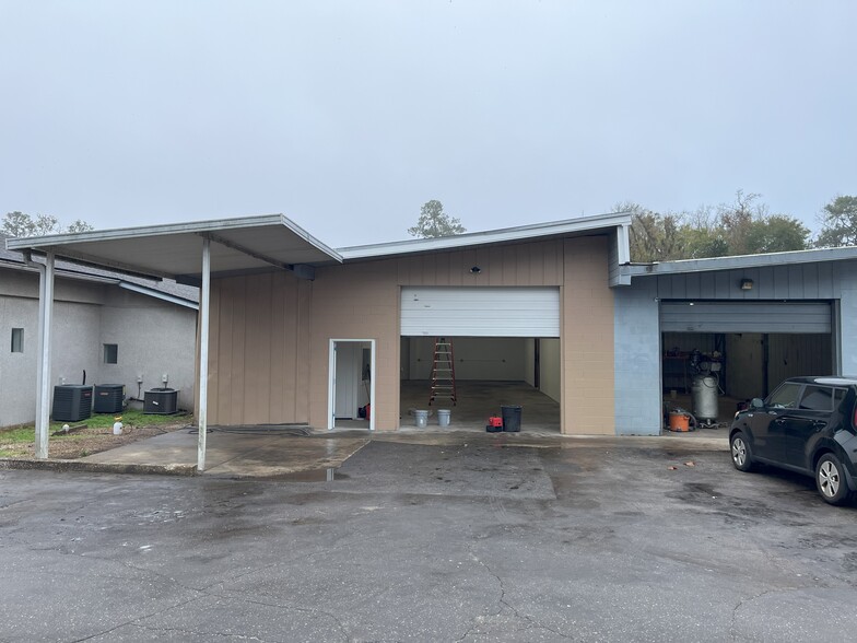 7441 Silver Lake Ter, Jacksonville, FL for lease - Building Photo - Image 1 of 13