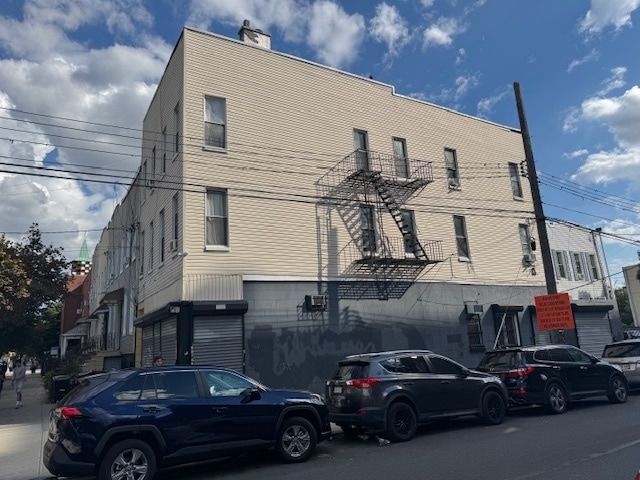 162 Saint Nicholas Ave, Brooklyn, NY for lease - Building Photo - Image 2 of 7