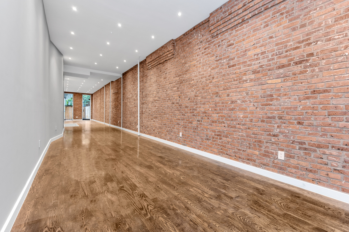 113 Christopher St, New York, NY for lease Building Photo- Image 1 of 8