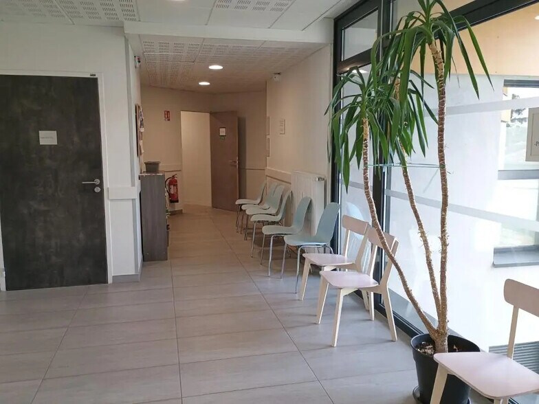 9 Place De L'Europe, Lentilly for sale - Lobby - Image 2 of 10